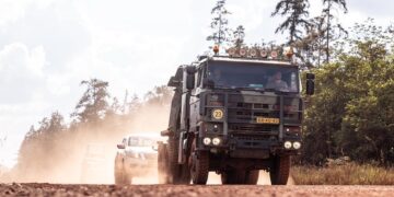 Nederlandse Jungletraining in Suriname beëindigd: Militaire voertuigen en containers terug naar Nederland