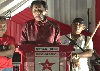 paul somohardjo Somohardjo zegt dat deze twee posten zijn voorgedragen omdat zij de ministerspost van BiZa niet meer zullen bemannen. De partijleider gaf aan in eerste instantie teleurgesteld te zijn, maar stelde het op prijs dat de president, Chan Santokhi, zijn verontschuldigingen zou hebben aangeboden en hem de posities ter compensatie  aanbood. "De president heeft tenminste zijn verontschuldigingen aangeboden en gezegd dat het met de ABOP moeilijk werken is. We hebben niets gevraagd, deze posten zijn ons aangeboden", onderstreept Somohardjo.