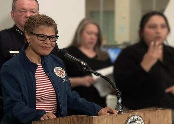 burgemeester Karen Bass