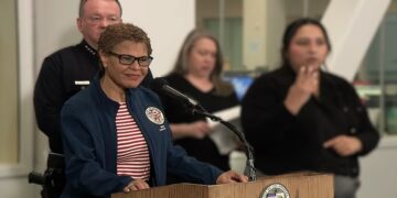 burgemeester Karen Bass