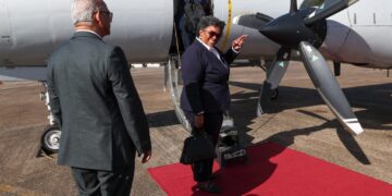 Suriname en Barbados versterken handel,luchtverkeer en culturele banden
