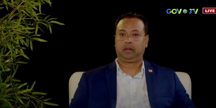Screenshot 2025 01 30 151631 “We hebben een zware investering gedaan en zeker in mei, juni gaan we de eerste droge voeten merken in groot Paramaribo”, zei minister Riad Nurmohamed dinsdag in het programma Tak Kon Mit Mi over het ontwateringsprobleem in het land.