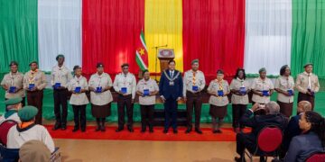 chan scout In het kader van het 100-jarig bestaan van de Boy Scouts Suriname zijn 29 personen gedecoreerd voor hun inzet bij de ontwikkeling van de samenleving. De decoraties vonden plaats op maandag 20 januari in de Congreshal en werden uitgereikt door president Chandrikapersad Santokhi.