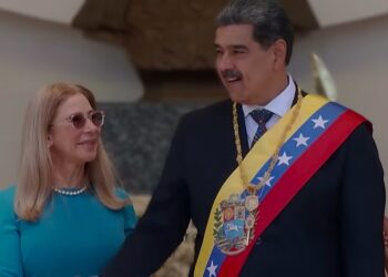 maduro De herverkiezing van Nicolás Maduro tot president van Venezuela is omringd door controverse en internationale afwijzing. Tijdens zijn inauguratie op 10 januari 2025 werd duidelijk dat hij geïsoleerder is dan ooit, met beschuldigingen van verkiezingsfraude en repressie tegen oppositieleden.