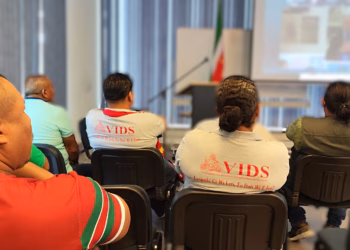 vids De Vereniging van Inheemse Dorpshoofden in Suriname (VIDS) heeft een dringende oproep gedaan aan de autoriteiten om te stoppen met activiteiten die het woon- en leefgebied van de Inheemse dorpen Apoera, Section en Washabo in West-Suriname schaden.