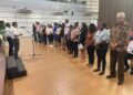 Toezichthouders beëdigd: OKB waarborgt transparantie bij verkiezingen 7 1 Het Onafhankelijk Kiesbureau (OKB) is gestart met de beëdiging van toezichthouders voor de verkiezingen van 25 mei 2025. Volgens OKB-voorzitter Samseerali Sheikh-Alibaks spelen deze functionarissen een cruciale rol bij het waarborgen van eerlijke, transparante en onbeïnvloede verkiezingen...