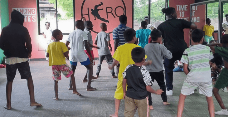 ‘Baka Skoro’ sociaal project met kindertehuizen