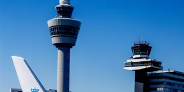 Vliegveiligheid Nederland in Gevaar door Mislukte Fusie en Personeelstekorten