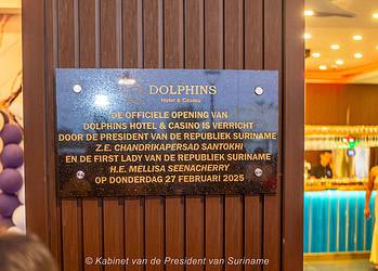 Dolphins Hotel en Casino 002 President Chandrikapersad Santokhi heeft het belang van economische stabiliteit voor ondernemingen benadrukt. Tijdens de officiële opening van het Dolphins Hotel en Casino in Commewijne op 27 februari 2025, onderstreepte hij dat stabiliteit een cruciale voorwaarde is voor investeringen en economische groei...