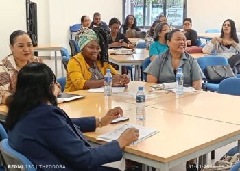 Foto werkgroep Multi 1 Zeven multidisciplinaire werkgroepen hebben aanbevelingen gepresenteerd voor een integrale aanpak van de jongerenproblematiek in Suriname. Ministeries en instanties werkten samen aan oplossingen voor thema’s als criminaliteit, tienerzwangerschappen en mentale gezondheid.