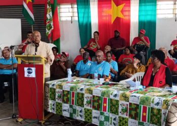IMG 20250218 114324 scaled Een optie om Suriname op een pad van progressieve ontwikkeling te brengen en een eind te maken aan de oude politiek. Zo betitelde Henk Ramnandanlal, ondervoorzitter van de politieke partij PALU dinsdag bij proclamatie van OPTSU in het partijcentrum van de PALU.
