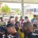 IMG 20250219 105628 1 scaled Leden van de organisatie voor Bus en Boothouders, OBS zijn gisteren getogen naar het kabinet van de vicepresident om een petitie aan te bieden aan waarnemend staatshoofd Ronnie Brunswijk.