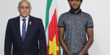 Jeugdraad Suriname weer compleet na installatie Gayen Maes