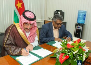 WhatsApp Image 2025 02 11 at 05.56.17 381a3d3d 1536x1023 1 Gisteren hebben minister Stanley Raghoebarsing van Financiën en Planning en Sultan Abdulrahman Al-Marshad, CEO van het Saudi Fund for Development (SFD), een financieringsovereenkomst getekend ter waarde van USD 20 miljoen.