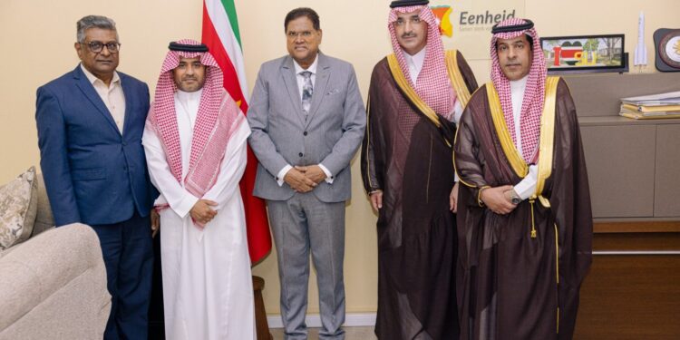 Saudi Fund for Development bezoekt president Santokhi voor strategische samenwerking