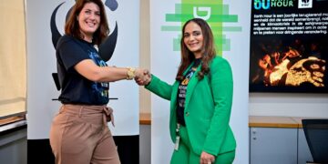 WhatsApp Image 2025 02 21 at 11.56.10 1 1 1536x1022 1 Op zaterdag 22 maart organiseren WWF-Guianas en De Surinaamsche Bank (DSB) het Water & Vuur Festival bij het DSB-hoofdkantoor aan de Henck Arronstraat. Dit evenement staat in het teken van Earth Hour 2025 en roept op tot actie tegen klimaatverandering en natuurverlies...