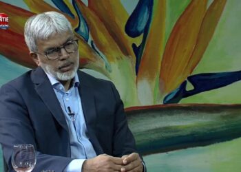 anand jagessar In een officiële verklaring heeft Staatsolie-directeur Annand Jagesar recente berichten weerlegd die suggereerden dat de president de brandstofleveringen naar het binnenland zou hebben stopgezet. Jagesar benadrukte dat er geen sprake is van een stopzetting, maar dat de betalingen tijdelijk zijn opgeschort op verzoek van het ministerie van Financiën en Planning.
