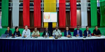 cie 50 jaar De viering van Surinames vijftigjarige staatkundige onafhankelijkheid wordt een nationale aangelegenheid met festiviteiten in het hele land. De begroting voor het jubileumjaar bedraagt SRD 50 miljoen, waarvan een deel door de overheid wordt gefinancierd. Voor het resterende bedrag doet de organisatie een beroep op het bedrijfsleven.