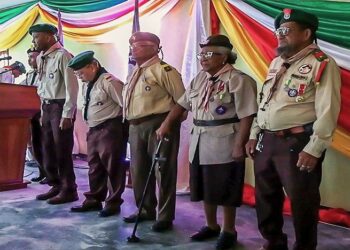 scout Ter gelegenheid van Baden-Powell Day (BPD) en het 100-jarig bestaan van de padvinderij in Suriname zijn 120 scouts gehuldigd voor hun inzet binnen de beweging.