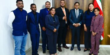 01b38b8f 84d6 458e 8fdb 13974bc994a0 President Chandrikapersad Santokhi heeft op 28 maart 2025 de presidentiële werkgroep "Nationaal Studenten Ontwikkeling Coördinatie" officieel geïnstalleerd. De werkgroep moet studentenbelangen structureel op de agenda plaatsen.