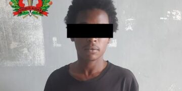 Verdachte aangehouden op schoolterrein in Nickerie met mogelijk gestolen goederen