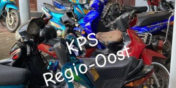 Politie grijpt in bij illegale bromfietsenrace in Meerzorg