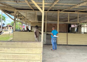 WhatsApp Image 2025 03 13 at 14.25.54 a463e6f8 edited Voor de komende verkiezingen zijn 26 extra stembureaus toegevoegd om kiezersoverschotten op te vangen. Het totale aantal stembureaus blijft daarmee voorlopig op 673. In het district Sipaliwini zijn in januari vier extra stembureaus aangewezen: twee in het ressort Boven-Suriname en twee in Tapanahoni...