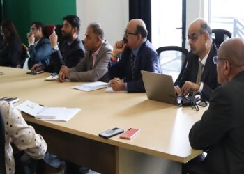 awj idia invest Minister Steven Mac Andrew van Arbeid, Werkgelegenheid en Jeugdzaken (AWJ) heeft op maandag 10 maart 2025 een delegatie van Indiase ondernemers ontvangen voor een oriënterend bezoek aan Suriname.
