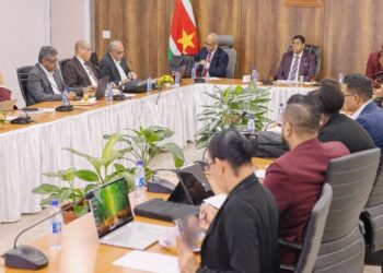 chan rrv Tijdens de regeringsraadsvergadering op woensdag 5 maart 2025, onder leiding van president Chandrikapersad Santokhi, zijn meerdere cruciale besluiten genomen die bijdragen aan de verdere ontwikkeling van Suriname.
