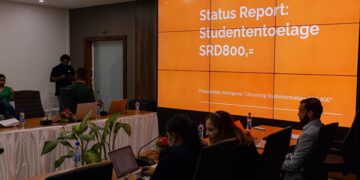 chan student pay De uitbetaling van de maandelijkse studententoelage van SRD 800 is officieel van start gegaan. Studenten ontvangen het bedrag via Uni5Pay of een reguliere bankoverschrijving, zo maakte de regering vandaag bekend.
