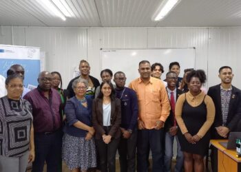 foto Surinaamse jongeren geinformeerd over deelname aan IASP programma Surinaamse jongeren hebben tijdens een informatiesessie waardevolle inzichten gekregen over hun mogelijke deelname aan het Interregionaal Amazone Samenwerkingsprogramma (IASP) 2021-2027.