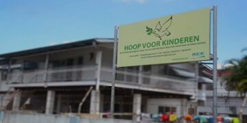 “Ik werd geslagen met een riem en kreeg geen eten” – rechter spreekt voormalig directeur kindertehuis schuldig aan mishandeling