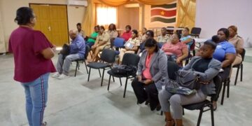 Sho3 Het ministerie van Arbeid, Werkgelegenheid & Jeugdzaken (AWJ) en de Internationale Arbeidsorganisatie (ILO) zetten zich gezamenlijk in voor een duurzame en formele economische ontwikkeling in het binnenland van Suriname.