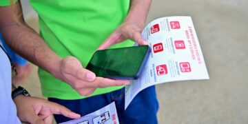 Vos 7 1536x1040 1 Tijdens een informatiesessie op het schoolterrein hebben vertegenwoordigers van de presidentiële werkgroep en Uni5Pay scholieren van de VOS Scholengemeenschap Tamanredjo uitgebreid geïnformeerd over de studententoelage van SRD 800. Deze toelage wordt sinds maart toegekend aan studenten van het voortgezet onderwijs en loopt door tot het einde van het schooljaar.