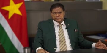 President Santokhi eert werkenden op Dag van de Arbeid: “U bent het fundament van Suriname”