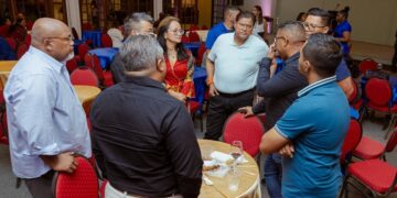 Santokhi roept ondernemers op tot actie tijdens business event aan Anton Dragtenweg