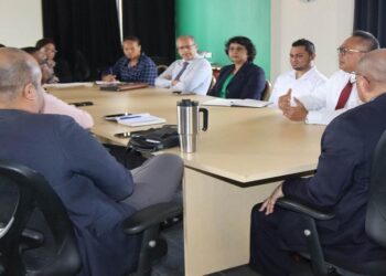 Minister AWJ bespreekt knelpunten Surinaamse Ongevallenregeling met SURVAM