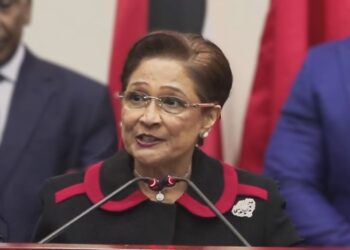 T&T premier wil vuurwapenvergunningen voor gezagsgetrouwe burgers