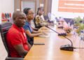 President Santokhi bespreekt onderwijsproblemen met NJSSBOS