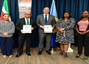 Suriname presenteert Nationaal Migratiebeleidsplan aan minister Ramdin