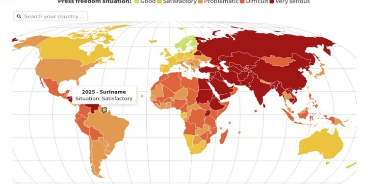 Wereldwijde persvrijheid op historisch dieptepunt: Economische druk grootste bedreiging volgens RSF-index 2025