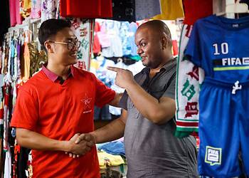 Xiaobao Zheng: van internationale student tot pleitbezorger voor Suriname