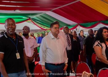 President Santokhi in gesprek met veiligheidsdiensten: zorgen en suggesties besproken