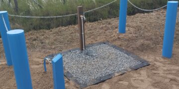 WhatsApp Image 2025 05 15 at 5.11.11 PM Het dorpsbestuur van het Inheemse dorp Pikin Poika in het district Wanica heeft in een officieel schrijven aan de minister van Natuurlijke Hulpbronnen en de directeur van de Surinaamse Waterleiding Maatschappij (SWM) fel protest aangetekend tegen de aanleg van waterleidingen op hun traditioneel woon- en leefgebied zonder hun toestemming.