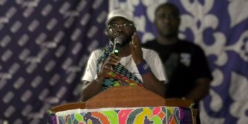 Misiekaba op NDP-meeting: "Waar is het geld gebleven?"