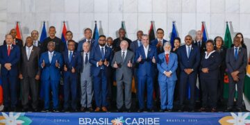 499744823 725903469959409 4467505108054892609 n Suriname heeft tijdens de Brazil-Caribbean Summit 2025 in Brasilia krachtig gepleit voor klimaatrechtvaardigheid en eerlijke toegang tot financiering op basis van kwetsbaarheid. Minister Marciano Dasai vertegenwoordigde het land tijdens de top...