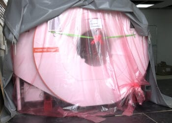 Eerste AI-gestuurde MRI-scanner in Caribisch gebied officieel in gebruik in Suriname