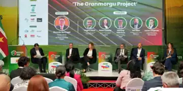Granmorgu panel SEOGS 25 1920x1279 1 Tijdens de vijfde editie van de Suriname Energy, Oil & Gas Summit (SEOGS) in Paramaribo is het GranMorgu-project voor Blok 58 onder de aandacht gebracht als een toonbeeld van efficiëntie en innovatie in de offshore-industrie.