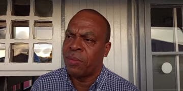 Screenshot 2025 06 27 012627 "Het is zinloos dat de VHP met president- en vicepresident kandidaten zal komen", zegt A20-voorzitter Steven Reyme in gesprek met journalisten na ondertekening van het regeerakkoord...