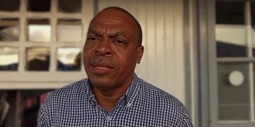 Steven Reyme Steven Reyme vraagt geduld voor de regering en benadrukt urgente stappen tegen hoge kosten, veiligheid en woningnood. Lees verder voor zijn visie en oproep aan